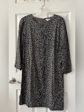 GAP Gray and Black Animal Print Top